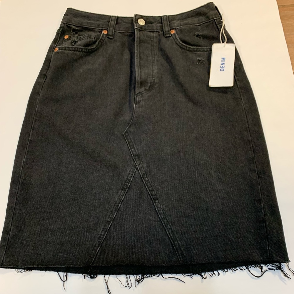 women black jean skirt, NEW, Denim skirt. Size shown in the photos,